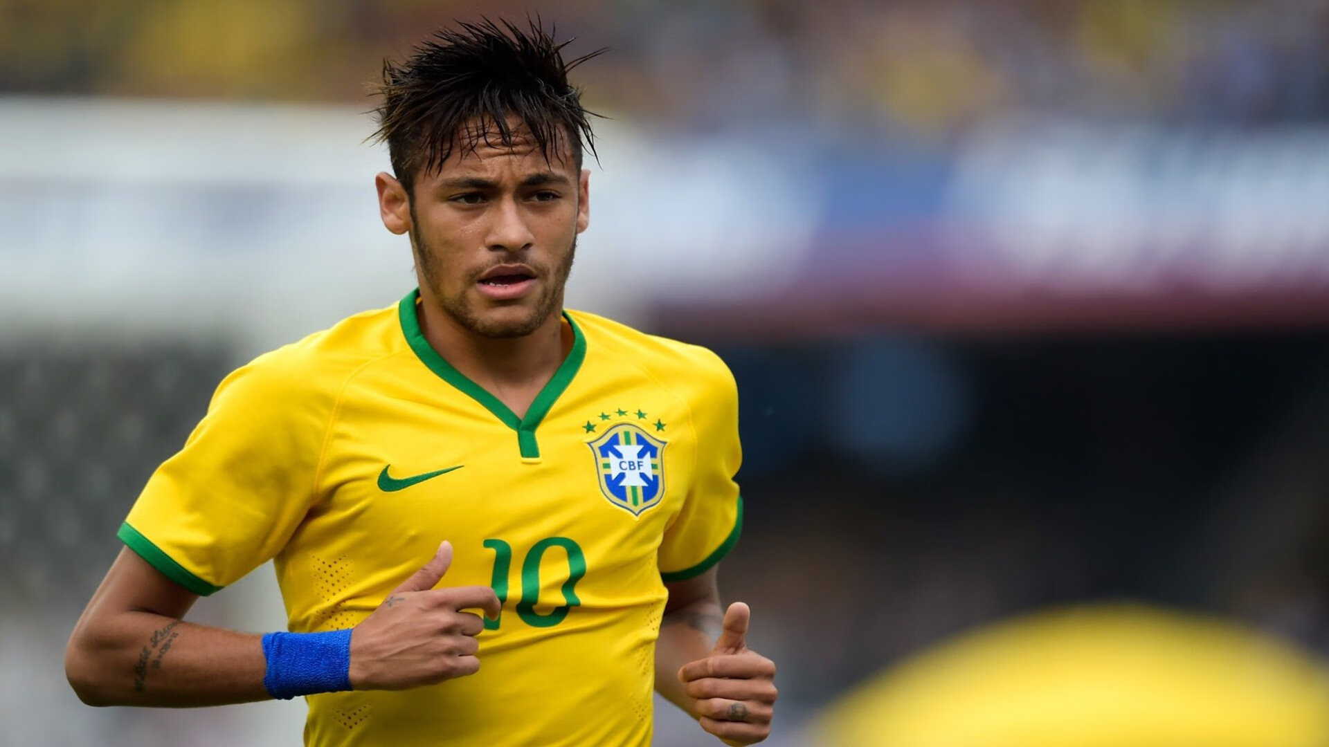 逆袭的轰鸣，红牛绝地翻盘威廉姆斯，塞恩斯惊艳四座